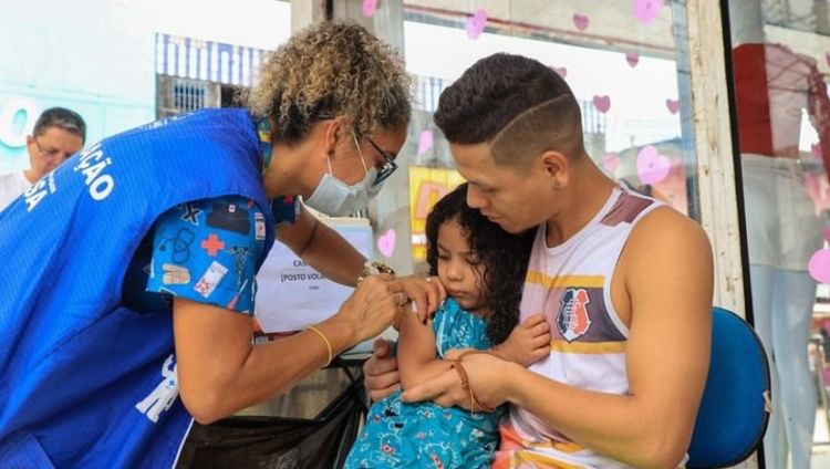 Ação contra Covid-19 é retomada após feriadão em Manaus; saiba onde vacinar