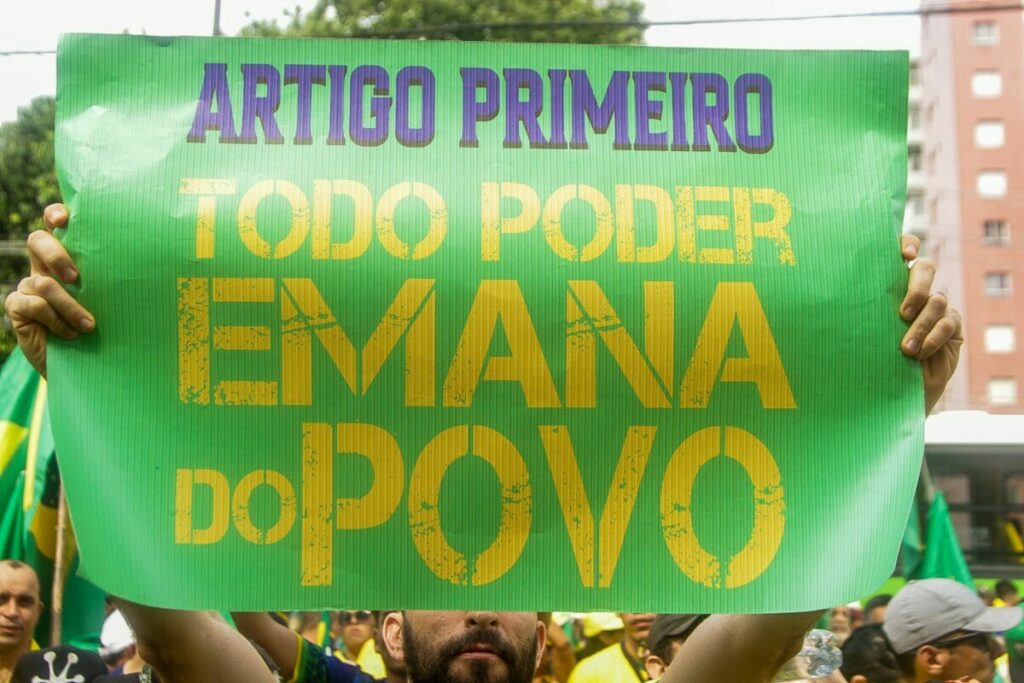 por Julcemar Alves