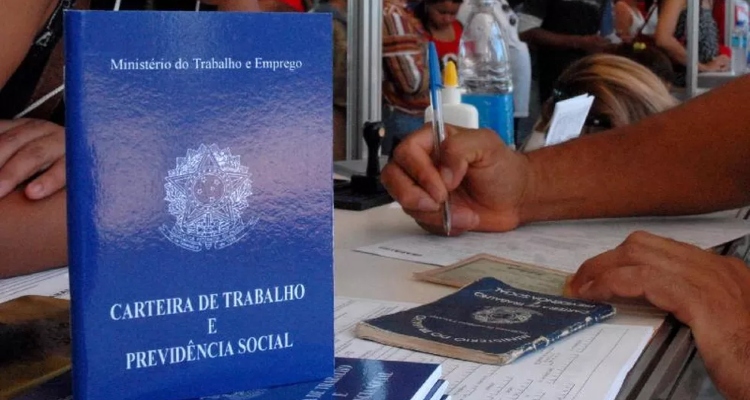 Desemprego no Brasil cai 9,3%, o menor patamar desde 2015