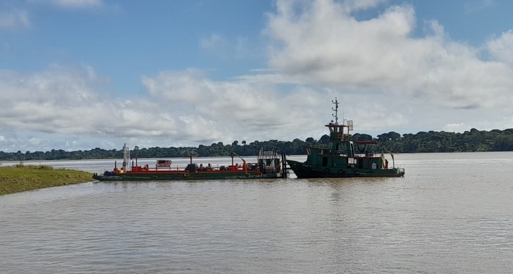 Base Arpão apreende balsa com 150 mil litros de óleo diesel em Coari
