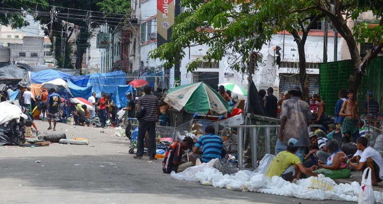 'Pequenas Cracolândias' se empalham pelo centro de São Paulo e deixam moradores aterrorizados