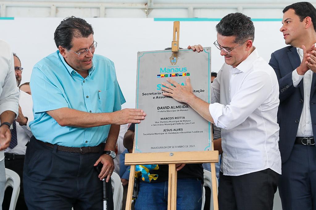 Senador Eduardo Braga reafirma compromisso para reduzir déficit habitacional em Manaus