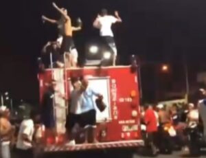 'Virada Ano Vida Loka': galerosos roubam caminhão de Bombeiros e tocam "Funk Proibidão" pelas ruas; veja vídeo