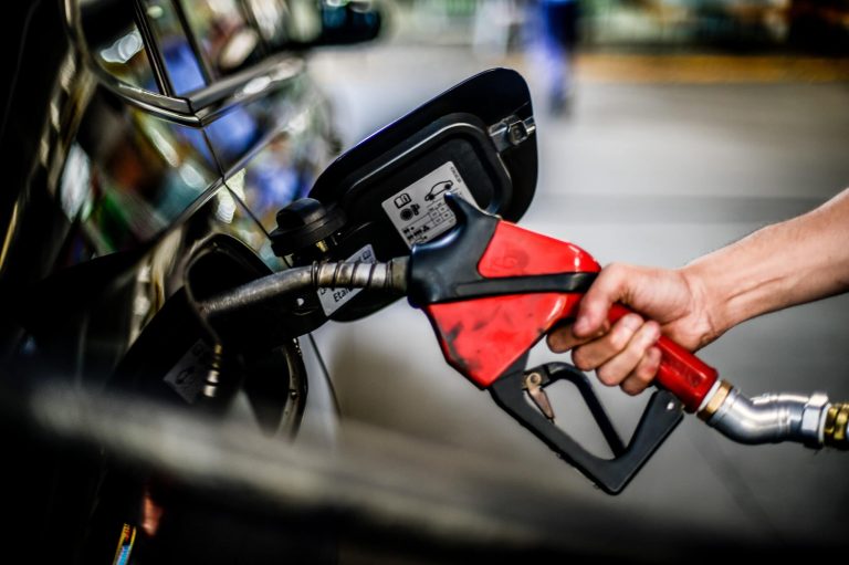 Aumento no preço da gasolina gera indignação em Manaus