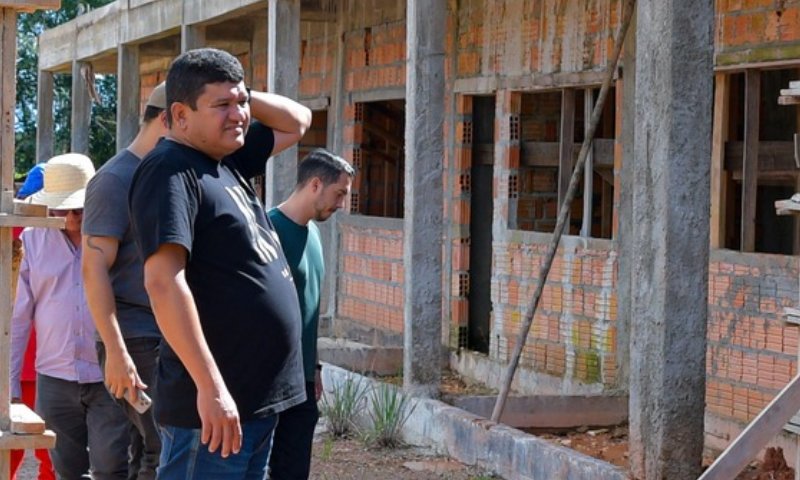 Prefeito Nathan Macena vai gastar quase R$ 8 milhões para terminar obras em apenas três escolas