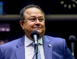 Deputado Silas Câmara assume pela 4ª vez a presidência da Frente Parlamentar Evangélica