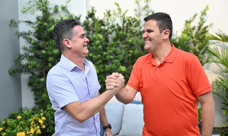 Prefeito David Almeida anuncia oficialmente Renato Júnior como vice nas eleições
