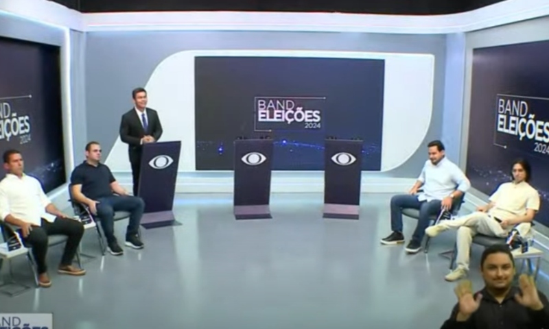Veja as principais trocas de farpas entre os candidatos à prefeitura de Manaus; vídeos