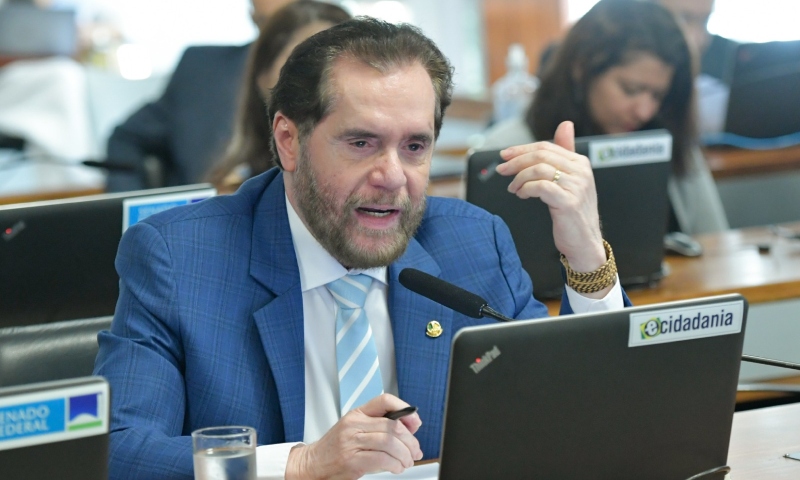 Senador Plínio Valério fortalece rede de proteção à Criança e Adolescente no Amazonas