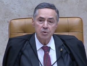 Ministro Barroso afirma que 'as instituições venceram e o Brasil voltou à normalidade'; veja vídeo