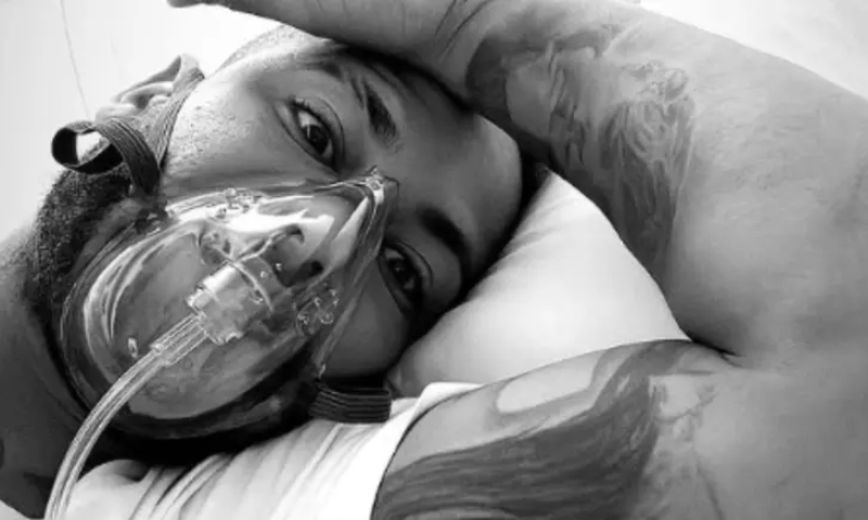 Após três jogos no Santos, Neymar aparece com inalador nas redes sociais e preocupa torcedores