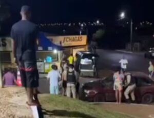 Tudo filmado: mulher é atingida no rosto por bala de borracha durante confusão no Carnaval