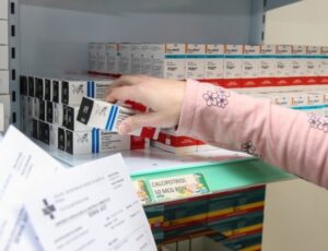 Médicos se revoltam após permissão para farmacêuticos receitarem remédios ser publicada no Diário Oficial da União