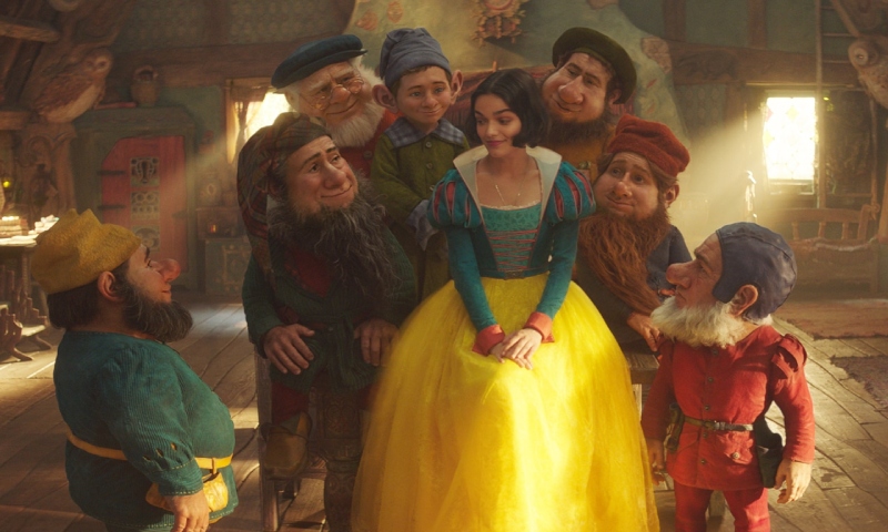 Novo filme da Branca de Neve vira fracasso de bilheteria no lançamento para os padrões da Disney