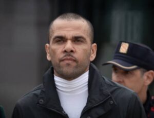 Daniel Alves é absolvido pela justiça da Espanha em caso de estupr0; veja vídeo