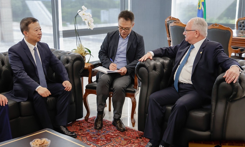 Ministro Edson Fachin recebe juízes do ‘STF’ da China e destaca cooperação com usa da Inteligência Artificial no Judiciário