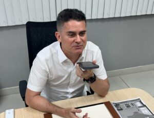 Prefeito David Almeida reforça compromisso da gestão com a população após fim da greve dos rodoviários