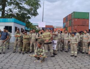 Carreteiros da Super Terminais e Super Trans fazem protesto em Manaus: "vai impactar as empresas do Distrito"; veja vídeo