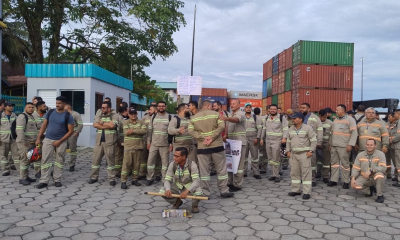 Carreteiros da Super Terminais e Super Trans fazem protesto em Manaus: “vai impactar as empresas do Distrito”; veja vídeo