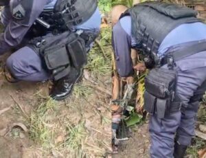 ‘Lalau’ que tinha ficado nas mãos de traficantes na comunidade Fazendinha é resgatado por PM, em Manaus; veja vídeo