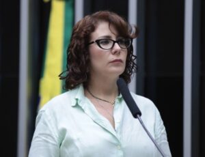 STF condena Carla Zambelli a perda do mandato e 10 anos de prisão após votação unanime
