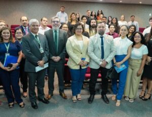 Câmara Municipal de Manaus recebe estudantes de Direito para vivência prática do processo legislativo