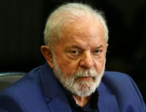 Lula passa mal, é levado para hospital em Brasília após cancelar agenda oficial