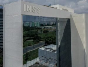 INSS promete ressarcir descontos indevidos até o fim de 2025