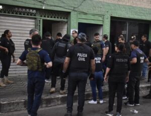 Escândalo: imóvel no Centro de Manaus era usado para pr0stituição de cr1anças e tráfico de dr0gas, revela delegada; veja vídeo