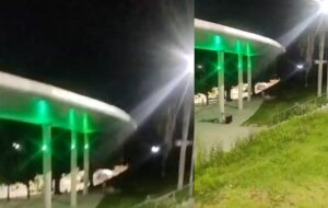 "Quê isso, jovens?": casal sem vergonha transforma anfiteatro da Ponta Negra em motel; veja vídeo