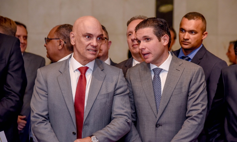 reescreva o texto abaixo deixando-o autoral, informativo STF suspende decretos do IOF e convoca Governo Federal e Congresso para conciliação; veja vídeo