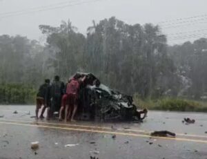 Urgente: acidente gravíssimo na AM-070 com vítima presa nas ferragens, em Manacapuru; vídeo