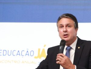 CGU aponta rombo de R$ 4,3 bilhões no Ministério da Educação sob gestão de Camilo Santana