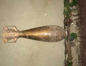 Mulher é presa tentando vender granada de morteiro por R$ 900 na internet