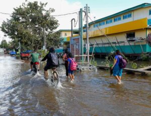 Cheia no Amazonas já afeta mais de 560 mil pessoas em 43 municípios