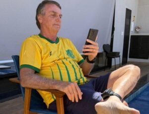 Bolsonaro acompanha manifestações "Reaja Brasil" por videochamada devido a restrições do STF; veja vídeo