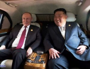 Vídeo mostra Putin e Kim Jong-un passeando dentro de limusine na Rússia; veja