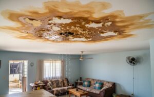 Artigo: Infiltrações entre apartamentos: o que diz a lei, e quem deve pagar a conta?