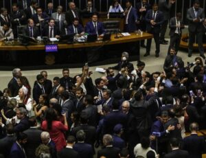 Governistas reconhecem derrota, temem anistia geral e apostam em redução de penas