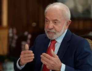 BBC pergunta 6 vezes para o presidente Lula se ele tentou ligar para Trump; veja vídeo