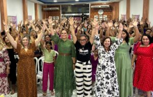 “O Poder da Voz Feminina”: Virada Feminina do Amazonas leva mensagem de empoderamento e fé às mulheres na Compensa; veja vídeo