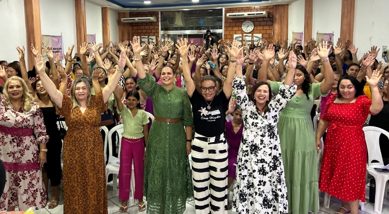 “O Poder da Voz Feminina”: Virada Feminina do Amazonas leva mensagem de empoderamento e fé às mulheres na Compensa; veja vídeo